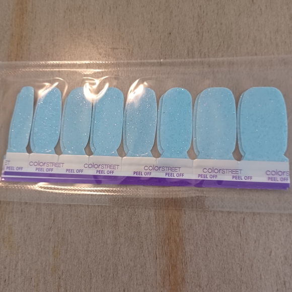 Color Street Nail Polish Strips - Fluid Motion - Picture 2 of 6